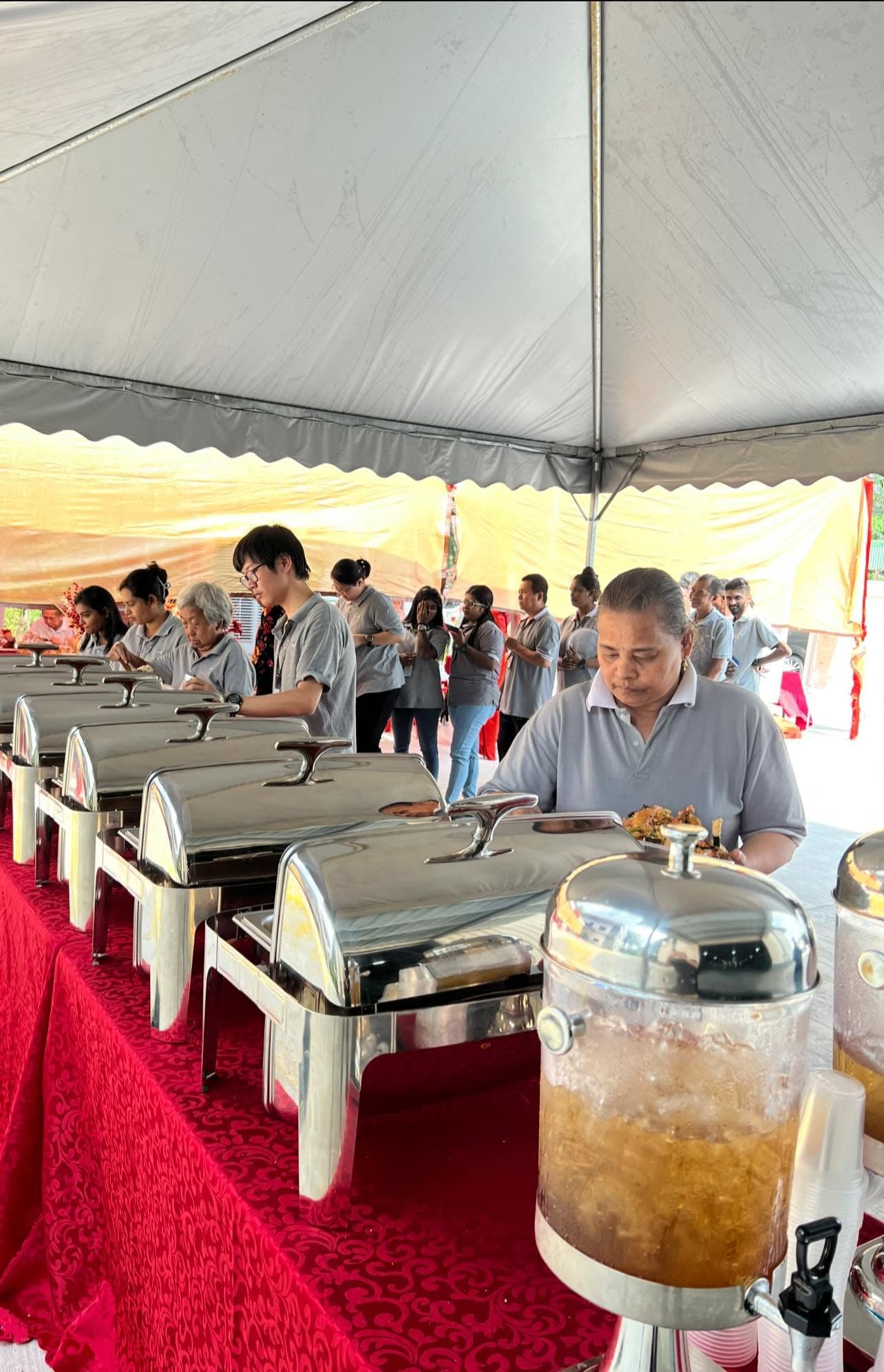 DE HAPPIEST CATERING 8
