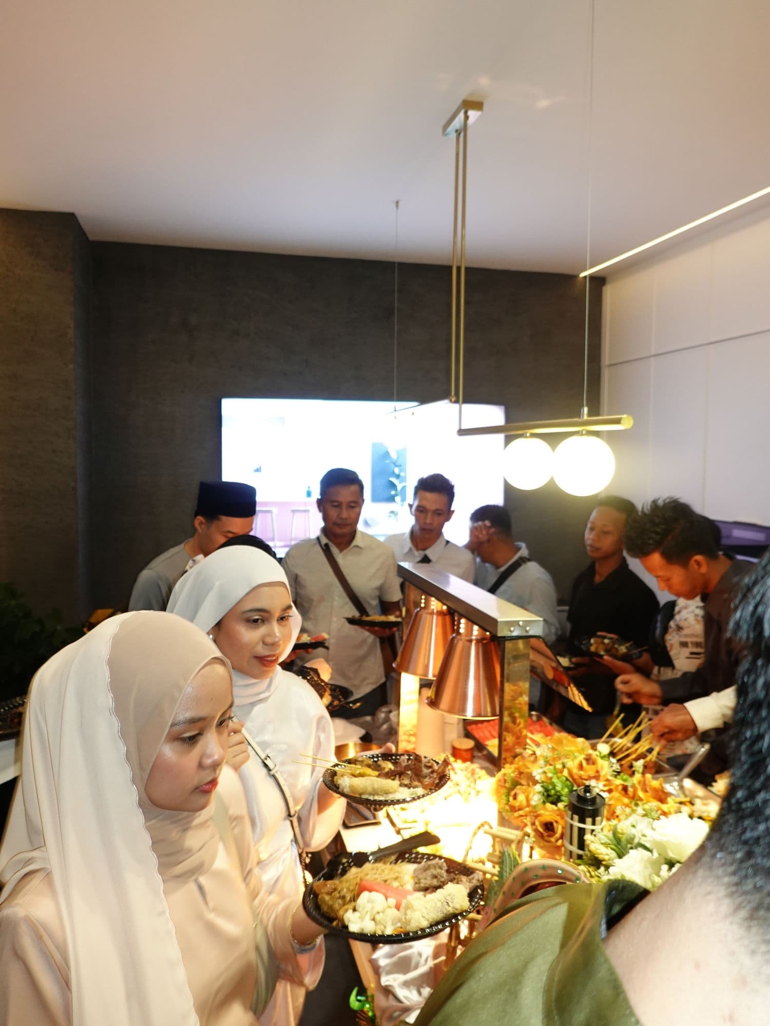 TASTIES FOOD CATERING 2