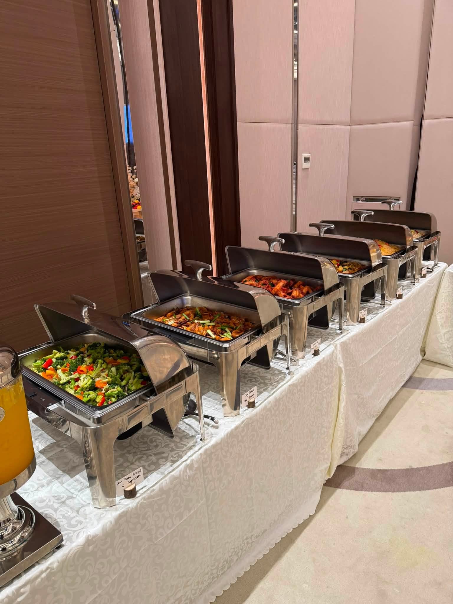 DE HAPPIEST CATERING 3
